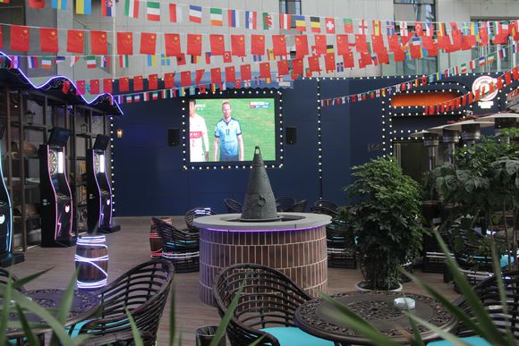 飛鏢機(jī)主題餐吧